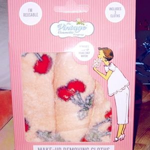 3 reusable makeup removing clothes